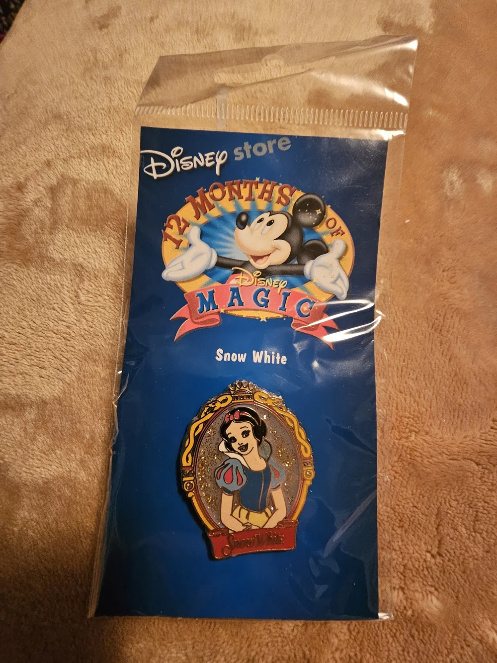 Disney Snow White Wall Accent - Blue, Yellow, Red 💛❤️